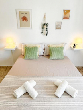 Bright and Cozy flat by the Beach